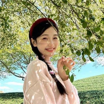 机场直击：新生代小生与前任深夜同框，整整一周最新进展